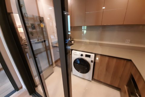 Condo in Bangkok, Thailand, 2 bedrooms  № 143730 - photo 12