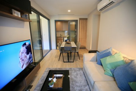 Condo in Bangkok, Thailand, 2 bedrooms  № 143730 - photo 4