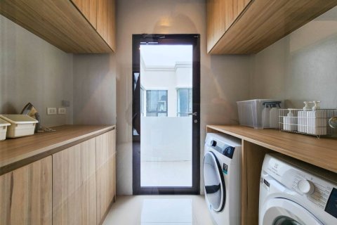 Townhouse in Bangkok, Thailand 4 bedrooms № 104188 - photo 7