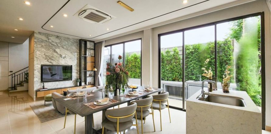 Townhouse in Bangkok, Thailand 4 bedrooms № 104188