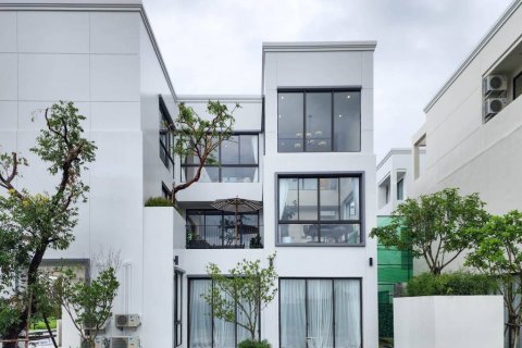 Townhouse in Bangkok, Thailand 5 bedrooms № 104187 - photo 2