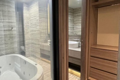 Condo à Watthana, Bangkok, Thaïlande, 3 chambres  № 124006 - photo 14