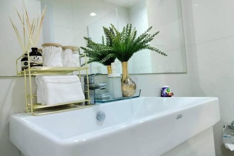 Condo à Khlong Toei, Bangkok, Thaïlande, 2 chambres  № 124003 - photo 8
