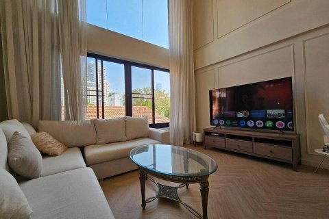 Townhouse in Khlong Toei, Bangkok, Thailand 3 bedrooms № 124007 - photo 1