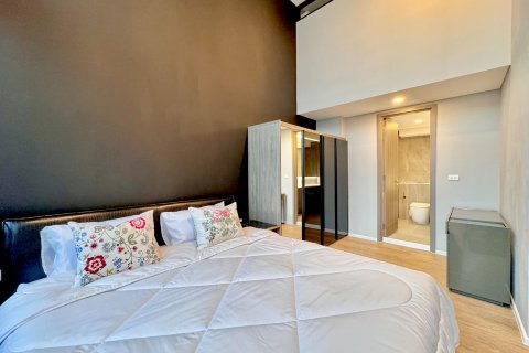 Condo in Bang Rak, Bangkok, Thailand, 4 bedrooms № 124005 - photo 8