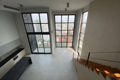 Кондоминиум с 3 спальнями в Ваттхана, Бангкок, Таиланд № 126564 - фото 1
