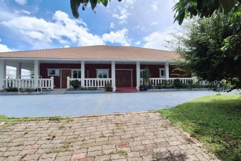 Villa in Chiang Rai, Thailand 6 bedrooms № 104699 - photo 9