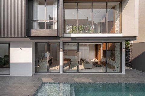 Вилла в Чиангмае, Таиланд с 3 спальнями  № 121349