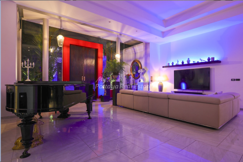 House in Bang Lamung, Thailand 8 bedrooms № 75782 - photo 6