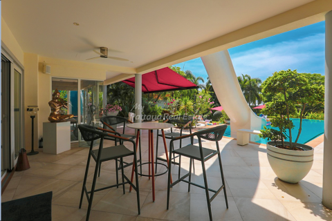 House in Bang Lamung, Thailand 8 bedrooms № 75782 - photo 5