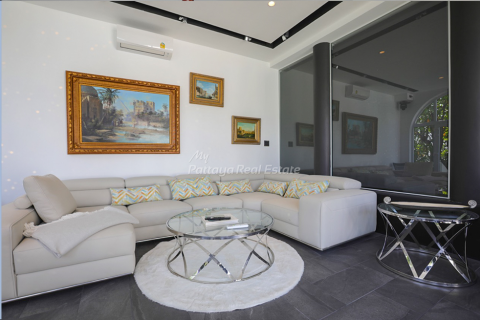 House in Bang Lamung, Thailand 8 bedrooms № 75782 - photo 17