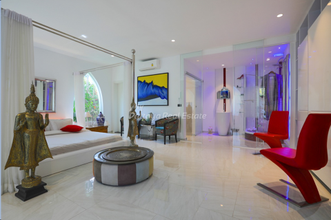 House in Bang Lamung, Thailand 8 bedrooms № 75782 - photo 7