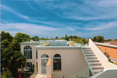 House in Bang Lamung, Thailand 8 bedrooms № 75782 - photo 4