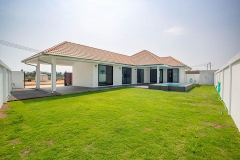 Дом в Хуа Хине, Таиланд с 3 спальнями  № 125497 - фото 1