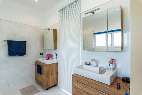 House in Hua Hin, Thailand 3 bedrooms № 125500 - photo 13