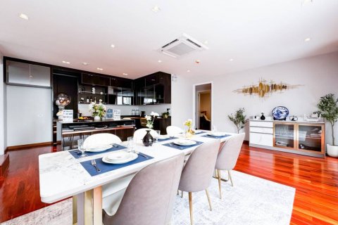 Таунхаус в Бангкоке, Таиланд с 8 спальнями  № 132607 - фото 3