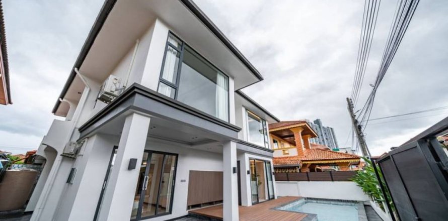 Дом в Паттайе, Таиланд с 6 спальнями  № 132610