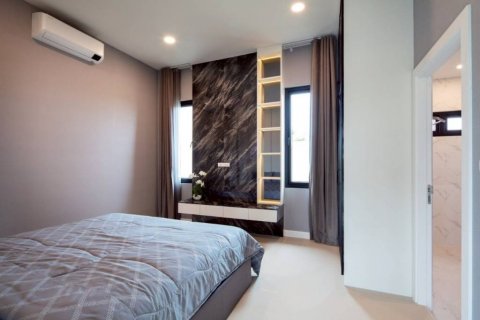 Villa in Pattaya, Thailand 3 bedrooms № 132787 - photo 6