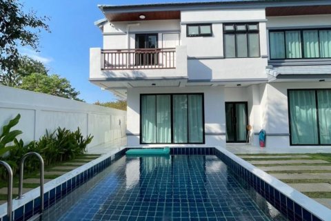 Villa in Chalong, Thailand 3 bedrooms № 119697 - photo 1