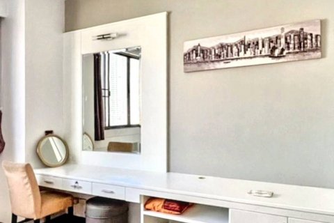 Condo in Bangkok, Thailand, 2 bedrooms  № 119698 - photo 6