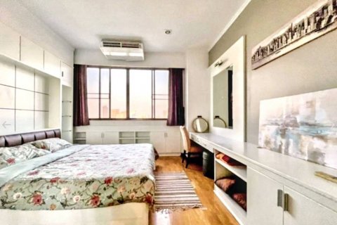 Condo in Bangkok, Thailand, 2 bedrooms  № 119698 - photo 3