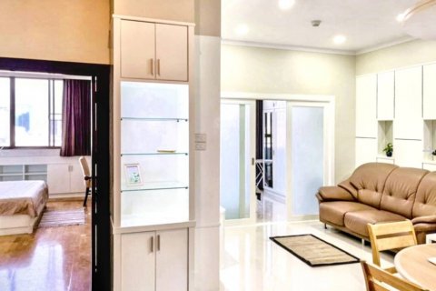 Condo in Bangkok, Thailand, 2 bedrooms  № 119698 - photo 1