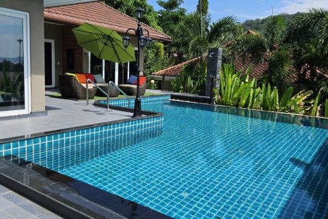 Вилла в Паклоке, Таиланд с 3 спальнями  № 100685 - фото 1