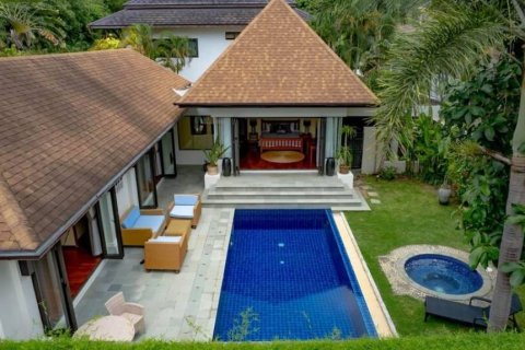 Villa in Rawai, Thailand 2 bedrooms № 99989 - photo 1