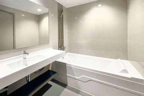 Кондоминиум с 2 спальнями в Бангкоке, Таиланд № 85718 - фото 7