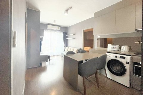 Кондоминиум с 2 спальнями в Бангкоке, Таиланд № 85718 - фото 1