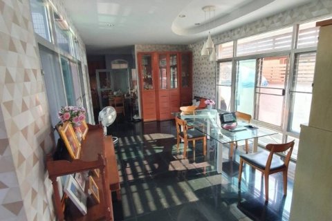 Дом в Суан Луанге, Бангкок, Таиланд с 4 спальнями  № 104401 - фото 3