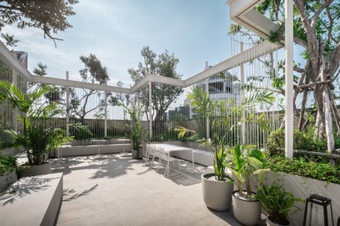 Condo in Bangkok, Thailand, 2 bedrooms  № 130018 - photo 8