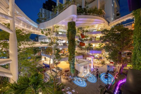 Condo in Bangkok, Thailand, 2 bedrooms  № 130018 - photo 18