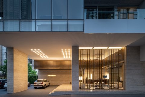 Condo in Bangkok, Thailand, 2 bedrooms  № 130018 - photo 2