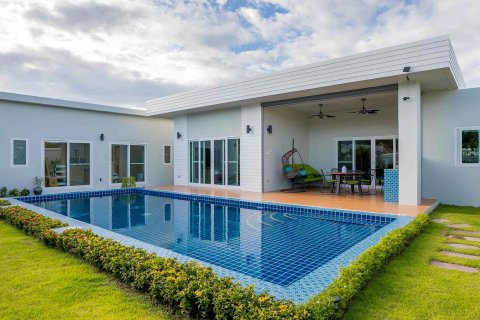 House in Chiang Mai, Thailand 4 bedrooms № 126103