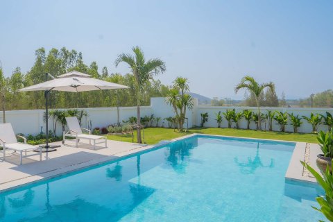 House in Chiang Mai, Thailand 4 bedrooms № 126105