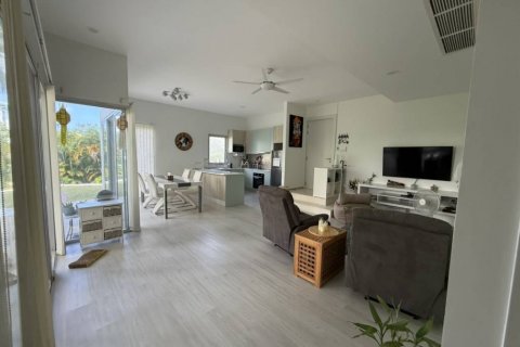 Condo in Pa Klok, Thailand, 2 bedrooms  № 132425 - photo 3