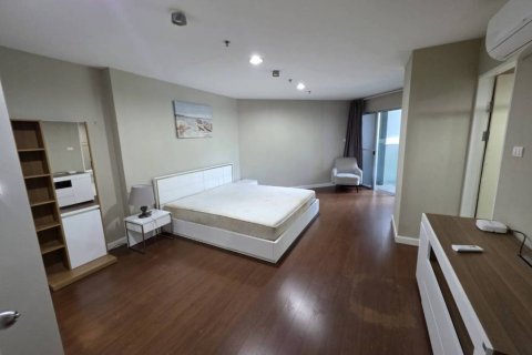 Кондоминиум с 3 спальнями в Хуай Кванге, Бангкок, Таиланд № 132424 - фото 10