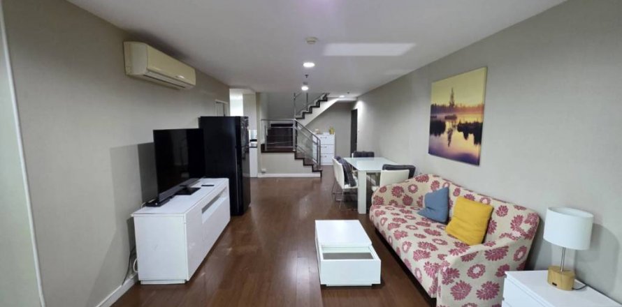 Кондоминиум с 3 спальнями в Хуай Кванге, Бангкок, Таиланд № 132424