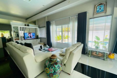 Вилла в Паттайе, Таиланд с 3 спальнями  № 132421 - фото 3