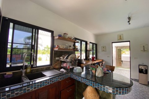 Вилла в Чиангмае, Таиланд с 4 спальнями  № 79355 - фото 20