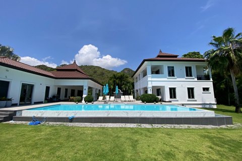 Дом в Хуа Хине, Таиланд с 4 спальнями № 125090 - фото 1