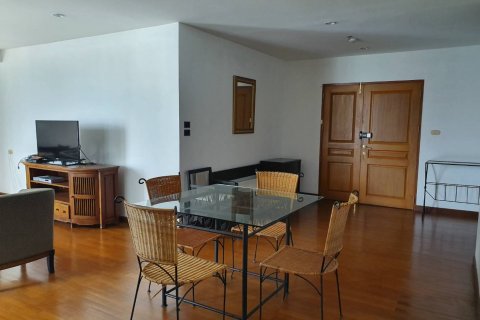 Condo in Bangkok, Thailand, 3 bedrooms  № 143513 - photo 1