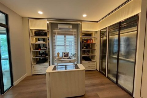 House in Saphan Sung, Bangkok, Thailand 5 bedrooms № 123853 - photo 12