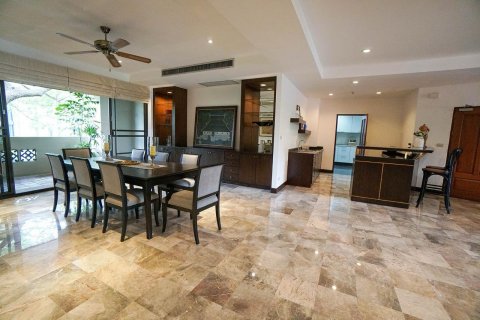 Condo in Watthana, Bangkok, Thailand, 3 bedrooms  № 123854 - photo 3