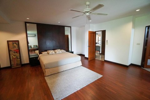 Condo in Watthana, Bangkok, Thailand, 3 bedrooms  № 123854 - photo 5