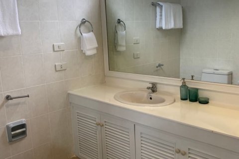 Condo in Watthana, Bangkok, Thailand, 4 bedrooms  № 123856 - photo 12