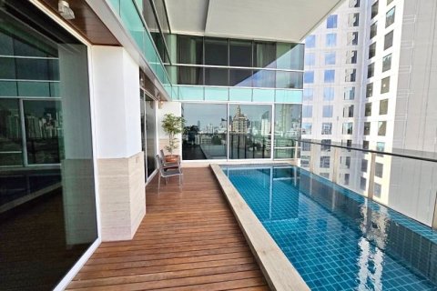 Condo in Watthana, Bangkok, Thailand, 4 bedrooms  № 123859 - photo 9