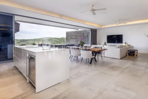 Condo in Phuket, Thailand, 3 bedrooms  № 131536 - photo 9