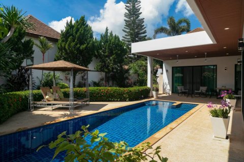 Villa in Rawai, Thailand 3 bedrooms № 101625 - photo 2